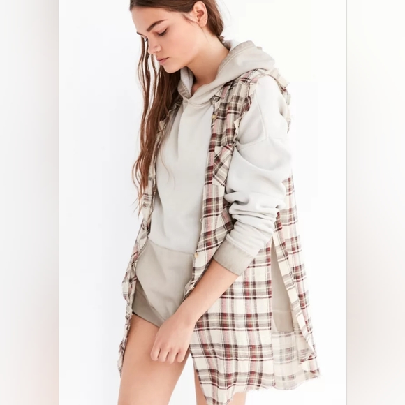 Kimchi Blue Allison Frayed Botton Down Tunic - Picture 15 of 16